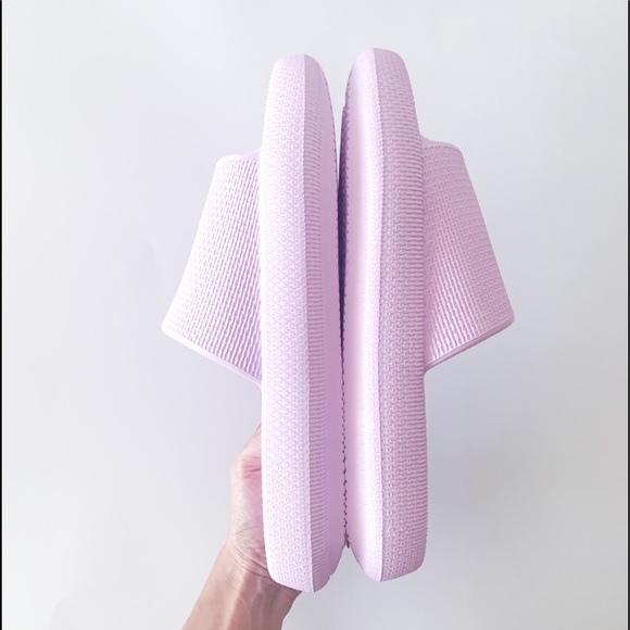 Joomra Pillow Slides Slippers in Lilac Lavender - Picture 4 of 10